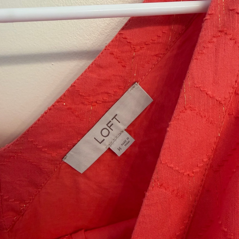 Women’s LOFT Coral with Gold Shimmer Clip Flutter Midi Dress Size Medium - Picture 6 of 6